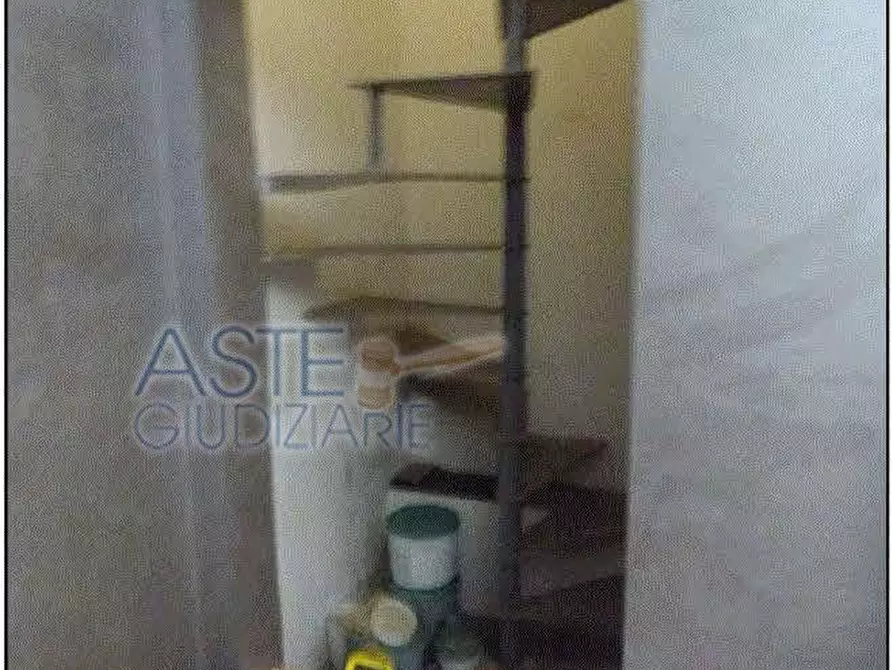 Immagine 4 di Locale commerciale in vendita  a Rimini