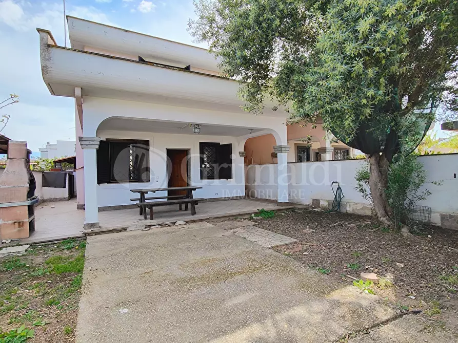 Immagine 1 di Casa indipendente in vendita  in Via Dora Baltea 97 a Ardea