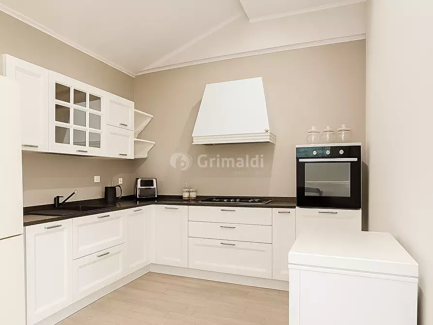 Immagine 14 di Villa in vendita  in Via Sperlonga 18 a Nettuno