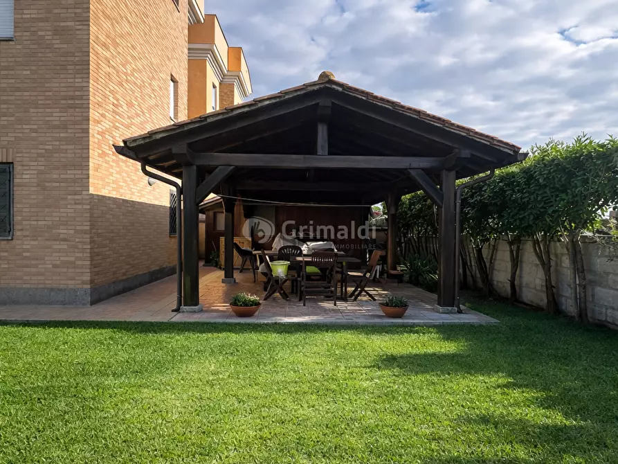 Immagine 12 di Trilocale in vendita  in Via di Cavallo Morto 57 a Nettuno