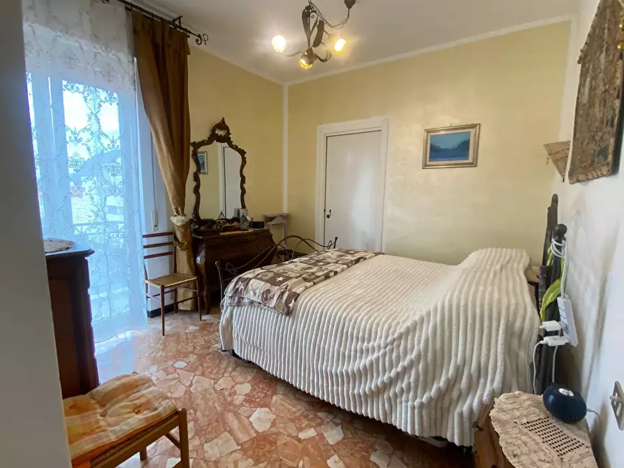 Immagine 5 di Quadrilocale in vendita  a Sestri Levante