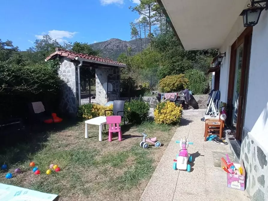 Immagine 1 di Casa bifamiliare in vendita  in Via Barletti a Casarza Ligure