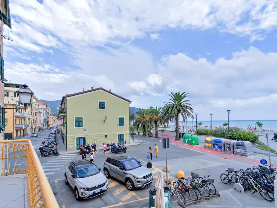 Immagine 10 di Trilocale in vendita  a Sestri Levante
