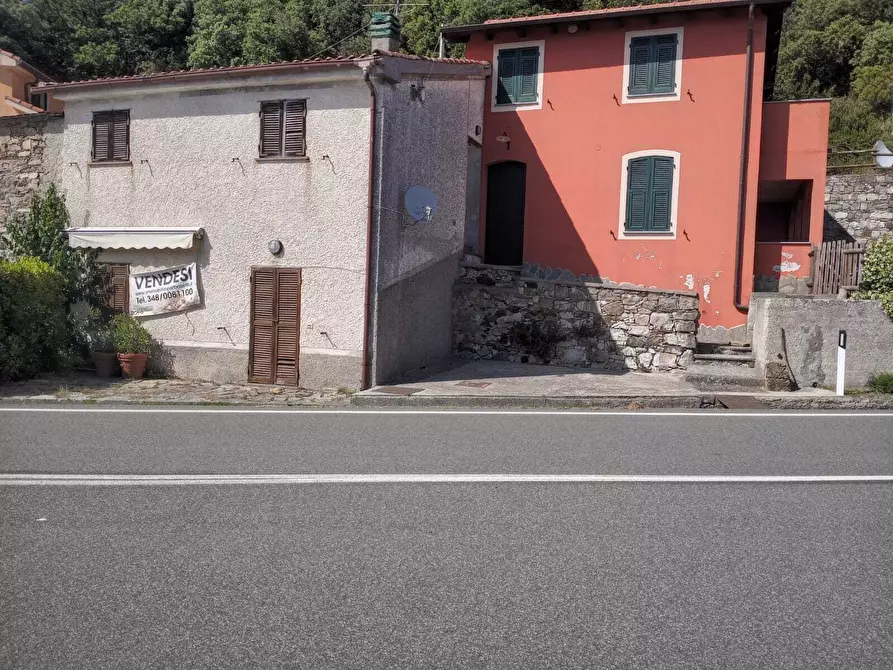 Immagine 10 di Trilocale in vendita  in Strada Statale 1 9 a Deiva Marina
