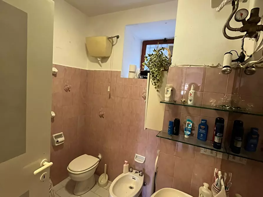 Immagine 10 di Bilocale in vendita  in Strada Statale 1 7 a Deiva Marina