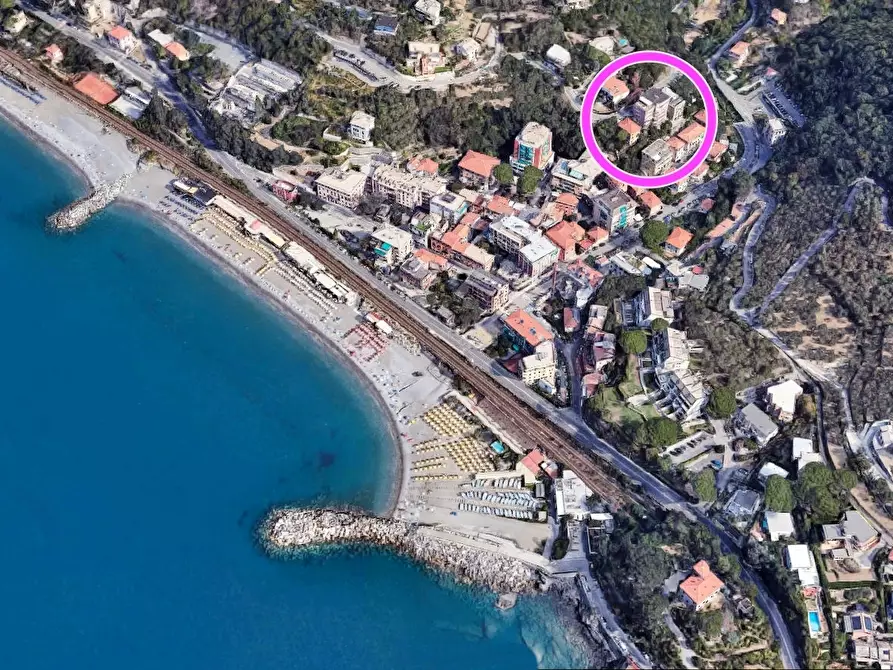 Immagine 2 di Appartamento in vendita  in Via della Pineta 11 a Lavagna