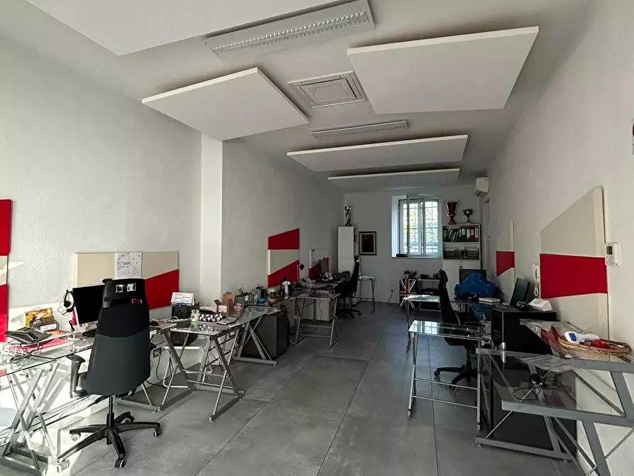 Immagine 1 di Locale commerciale in vendita  in Via Nazionale 187 a Sestri Levante