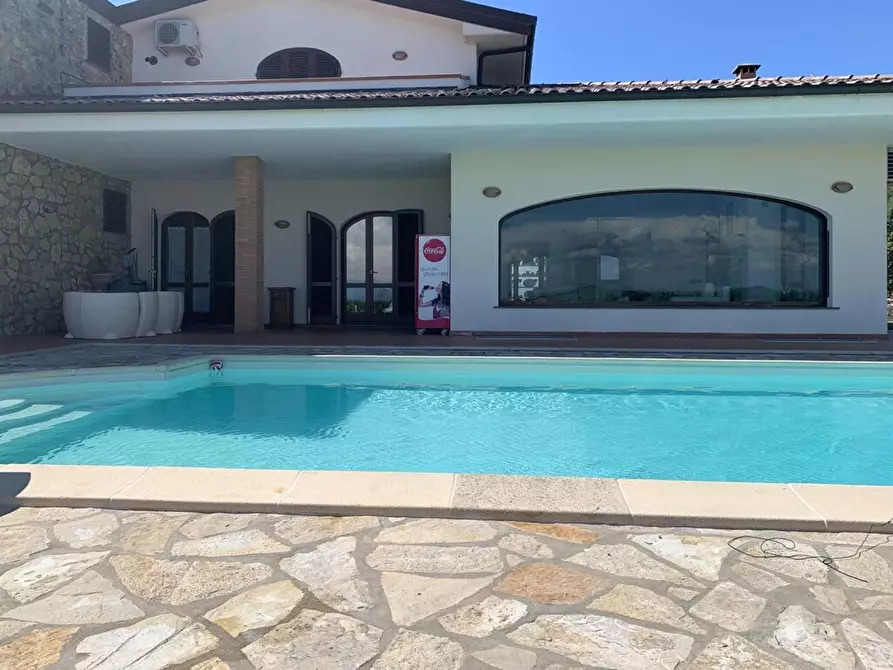 Immagine 4 di Villa in affitto  a Livorno