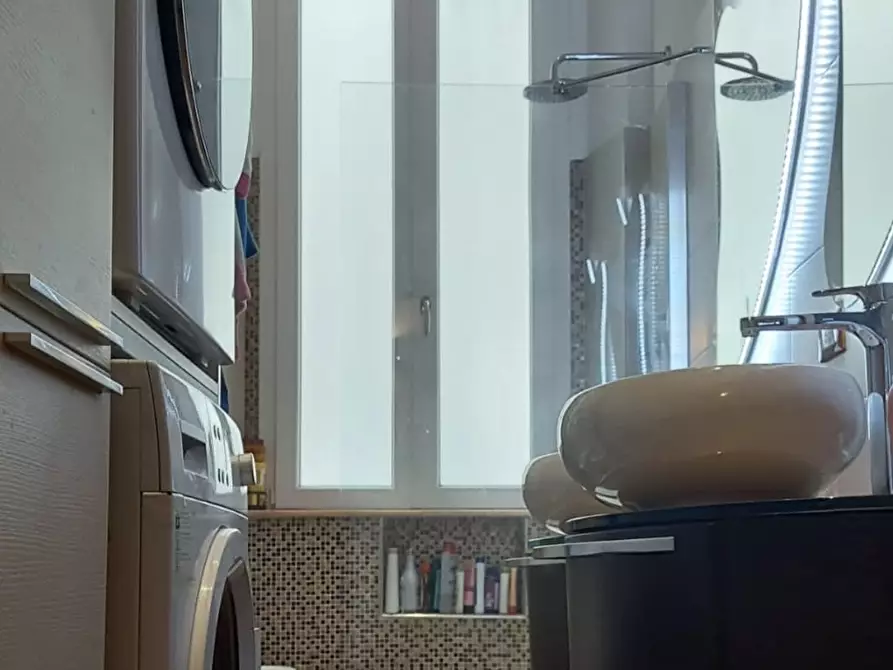 Immagine 2 di Trilocale in vendita  a Livorno