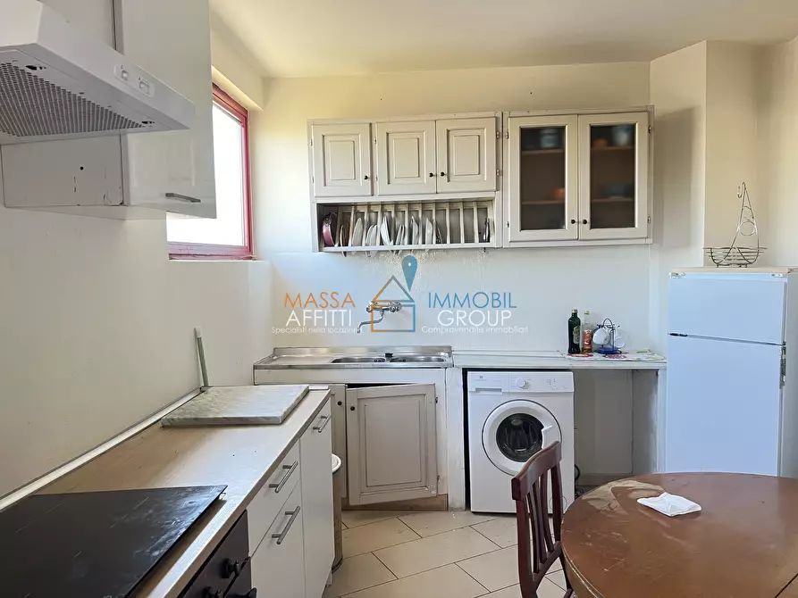 Immagine 3 di Appartamento in vendita  in Via Taberna Frigida 2 a Massa