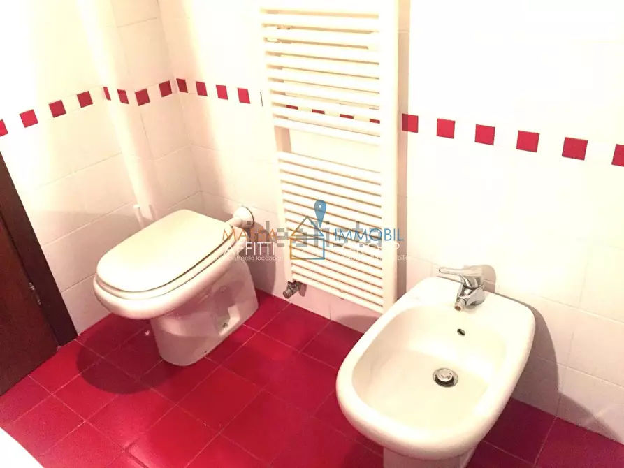 Immagine 13 di Pentalocale in vendita  in Via Eugenio chiesa 17 a Massa