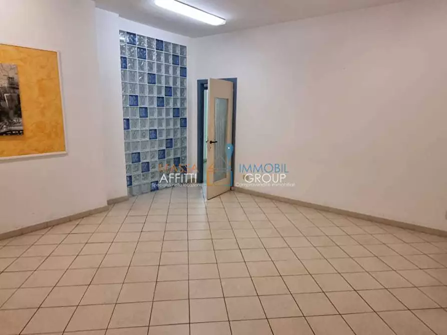 Immagine 5 di Pentalocale in vendita  in Viale Eugenio Chiesa 60 a Massa