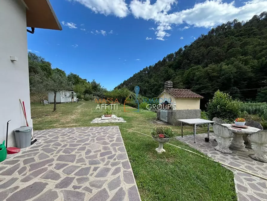 Immagine 5 di Villa in vendita  in Via Vitali 25 a Massa