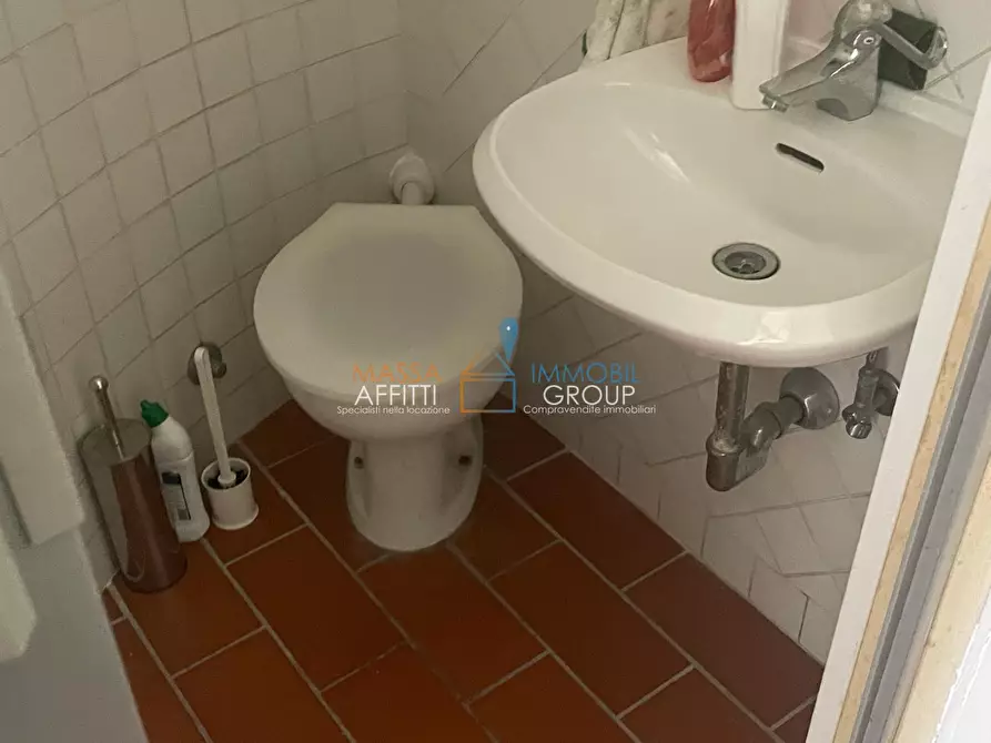 Immagine 8 di Locale commerciale in affitto  in Via Cavour 20 a Massa