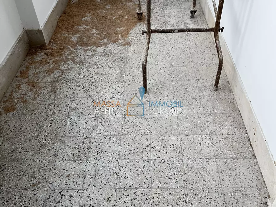 Immagine 6 di Villa in vendita  in Strada Statale 1 108 a Massa