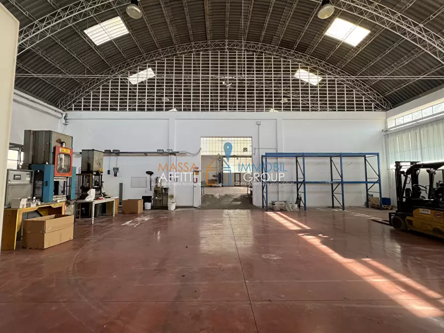 Immagine 9 di Attività artigianale in vendita  in Via Piedimonte 7 a Montignoso