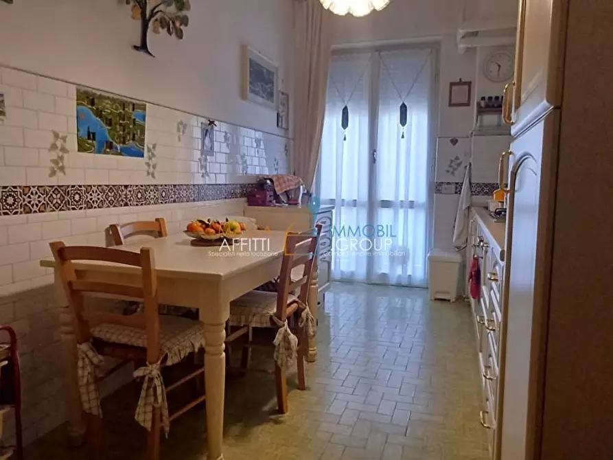 Immagine 8 di Quadrilocale in vendita  in Viale Eugenio Chiesa 15 a Massa