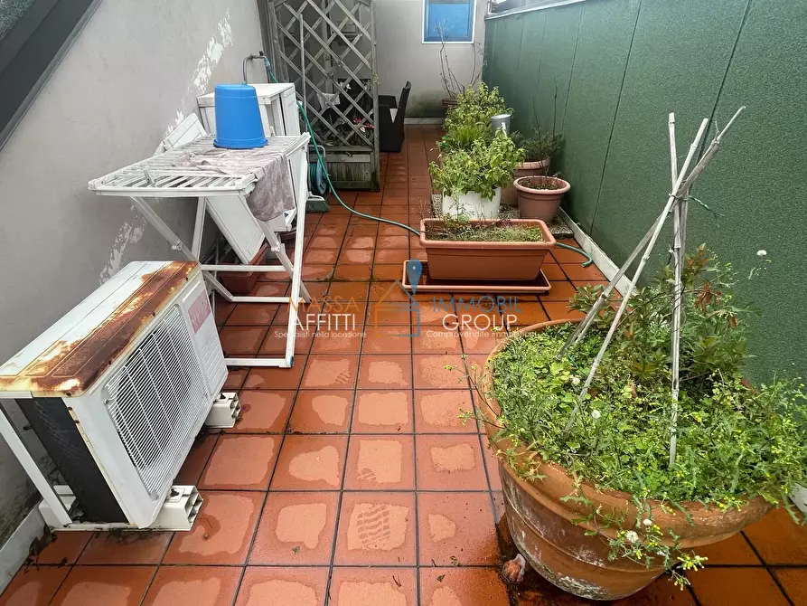 Immagine 10 di Attività commerciale in vendita  in Via Alberica 12 a Massa