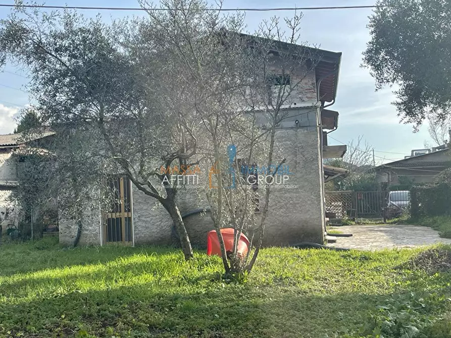 Immagine 1 di Casa semindipendente in vendita  in Via Candia 36 a Massa