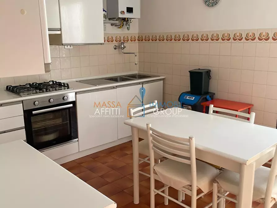 Immagine 5 di Pentalocale in vendita  in Via Don Giovanni Minzoni 7 a Carrara