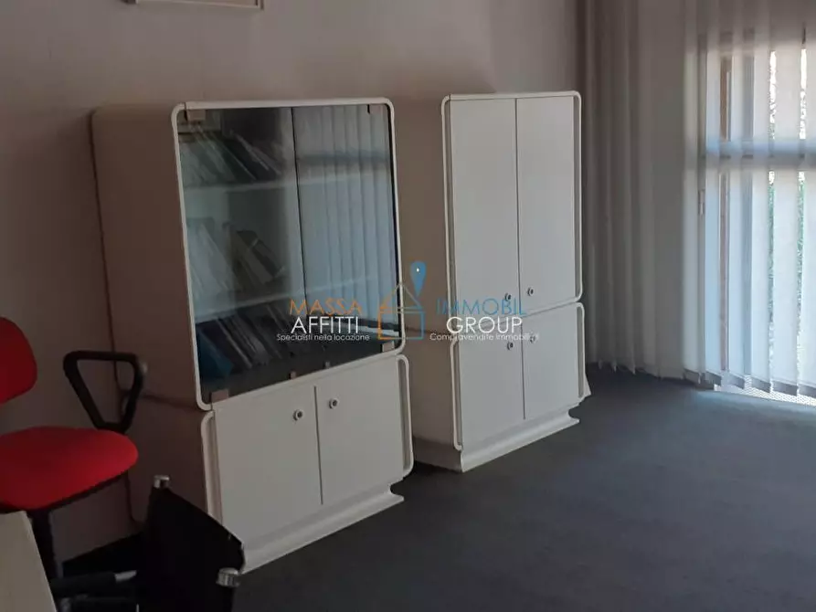 Immagine 1 di Locale commerciale in vendita  in Via Giuseppe Pietri 14 a Massa