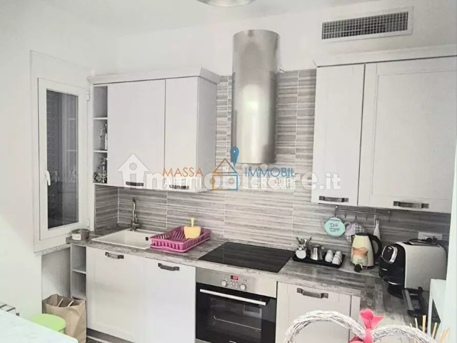 Immagine 4 di Porzione di casa in vendita  in Via Gorizia 21 a Massa