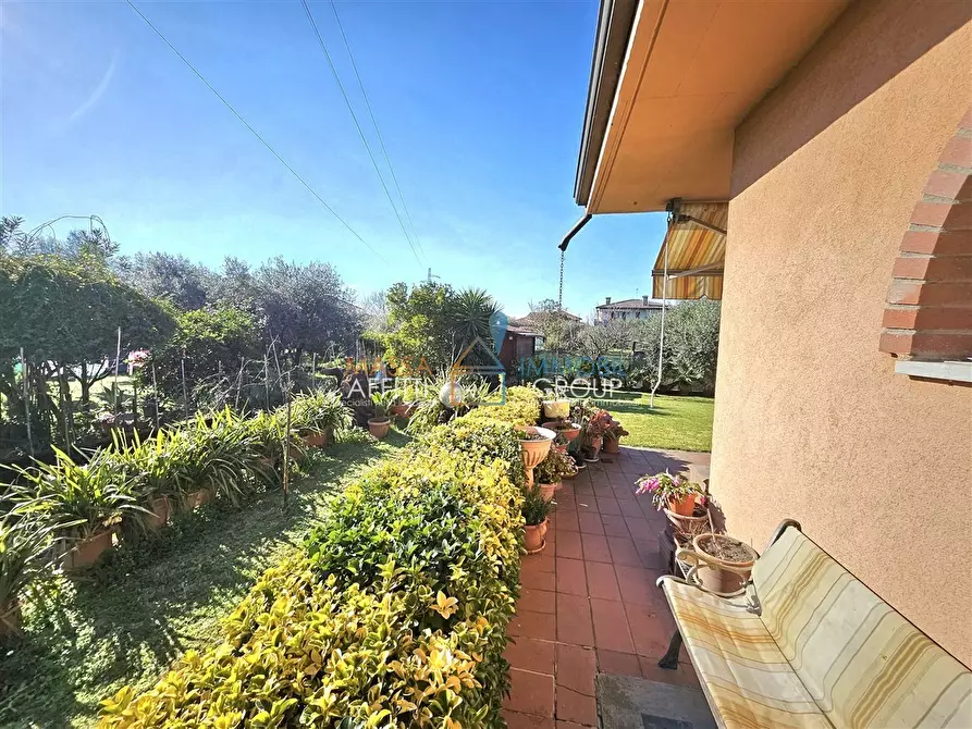 Immagine 17 di Villetta a schiera in vendita  in Via Godola 26 a Massa