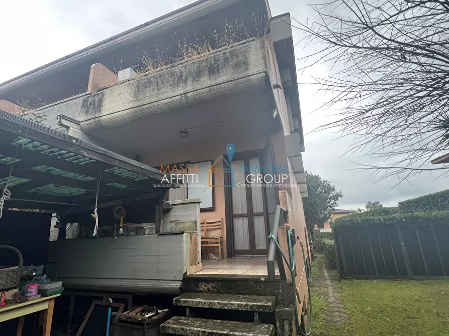 Immagine 44 di Villetta a schiera in vendita  in Via Gioacchino Rossini 14 a Massa