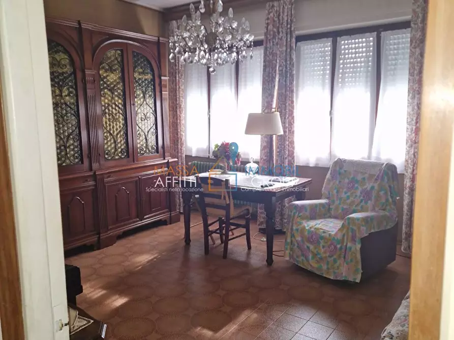 Immagine 24 di Villa in vendita  in Viale XX Settembre 247N a Carrara