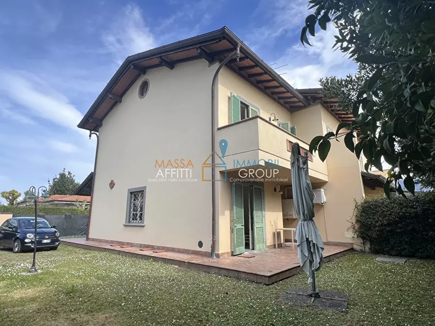 Immagine 3 di Villetta a schiera in vendita  in Via Michelangelo Buonarroti 134 a Forte Dei Marmi