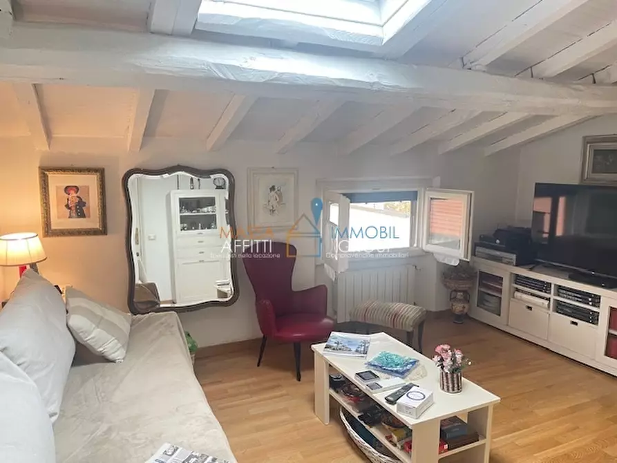 Immagine 3 di Mansarda in vendita  in Via S. Stagi 44B a Forte Dei Marmi