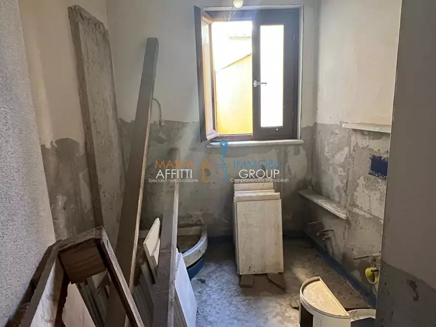 Immagine 15 di Magazzino in vendita  in Via Gino Menconi 23BIS a Carrara