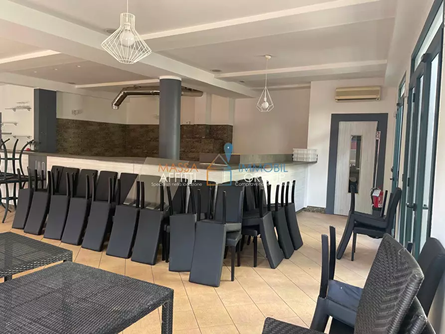 Immagine 14 di Locale commerciale in affitto  in Via Democrazia 64 a Massa