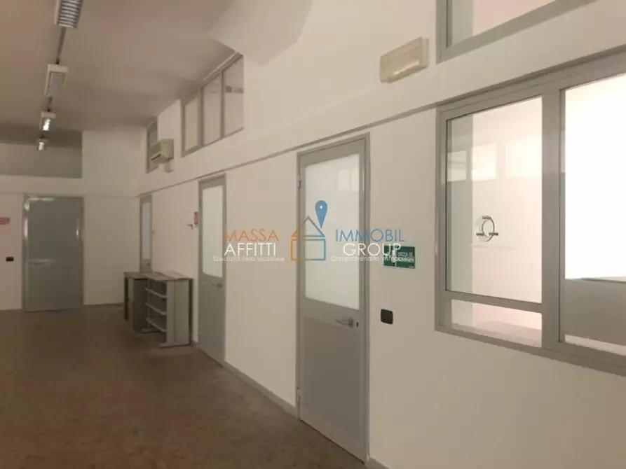 Immagine 16 di Ufficio in affitto  in Via Democrazia 7 a Massa