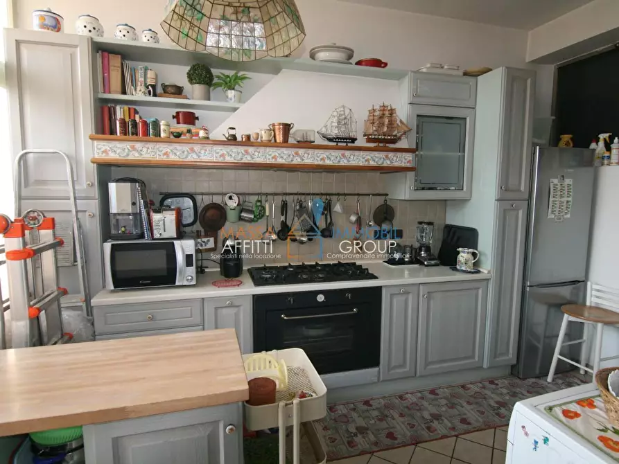 Immagine 8 di Pentalocale in vendita  in Via dei Mille 59 a Carrara