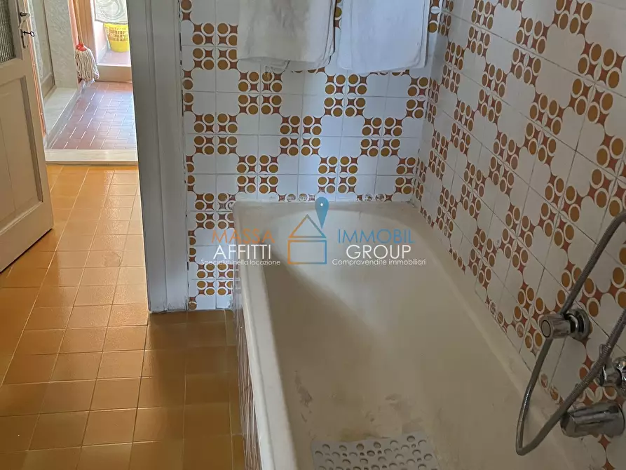 Immagine 15 di Casa indipendente in vendita  in Via Crocello 43 a Massa