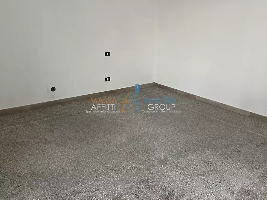 Immagine 7 di Villa in vendita  in Strada Statale 1 108 a Massa