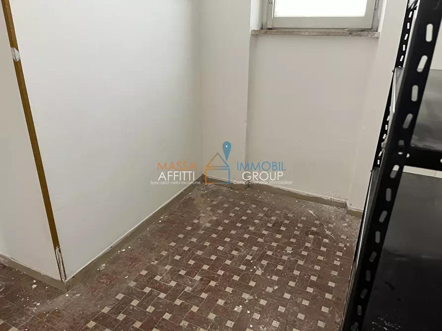 Immagine 7 di Locale commerciale in vendita  in Via G. B. Giorgini 3 a Massa