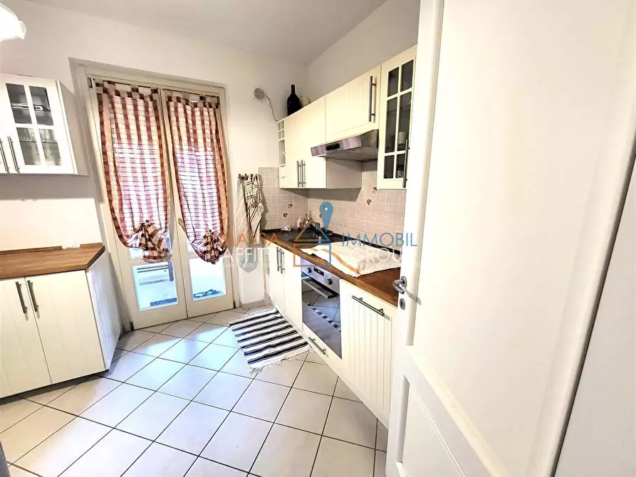 Immagine 6 di Porzione di casa in vendita  in Via Bottaccio a Montignoso