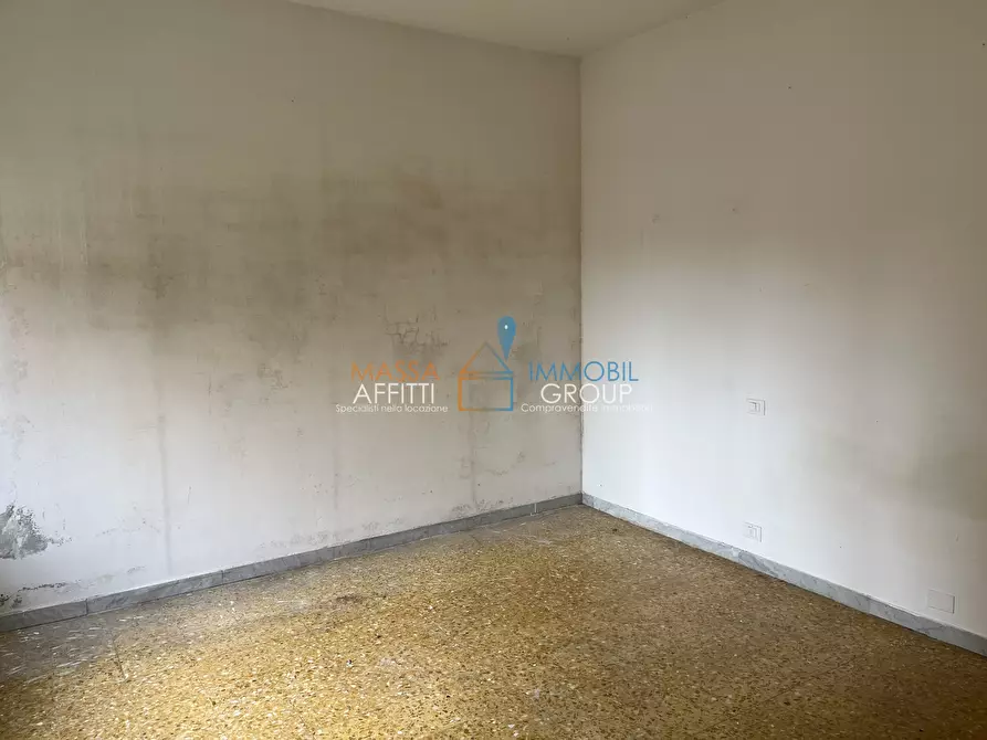 Immagine 8 di Quadrilocale in vendita  in Via Felice Cavallotti 8 a Carrara