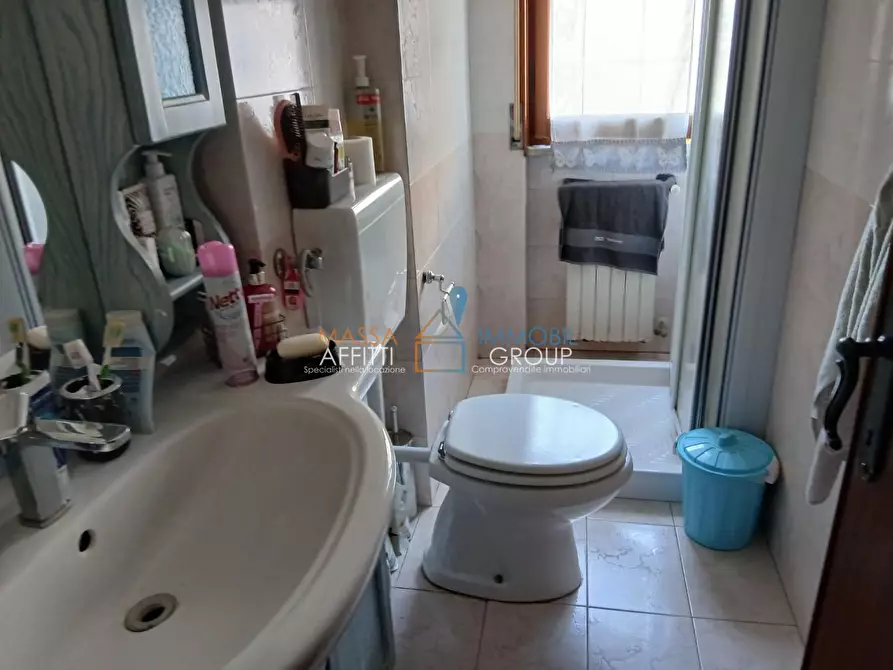 Immagine 13 di Pentalocale in vendita  in Via Giovanni Pascoli 37 a Massa