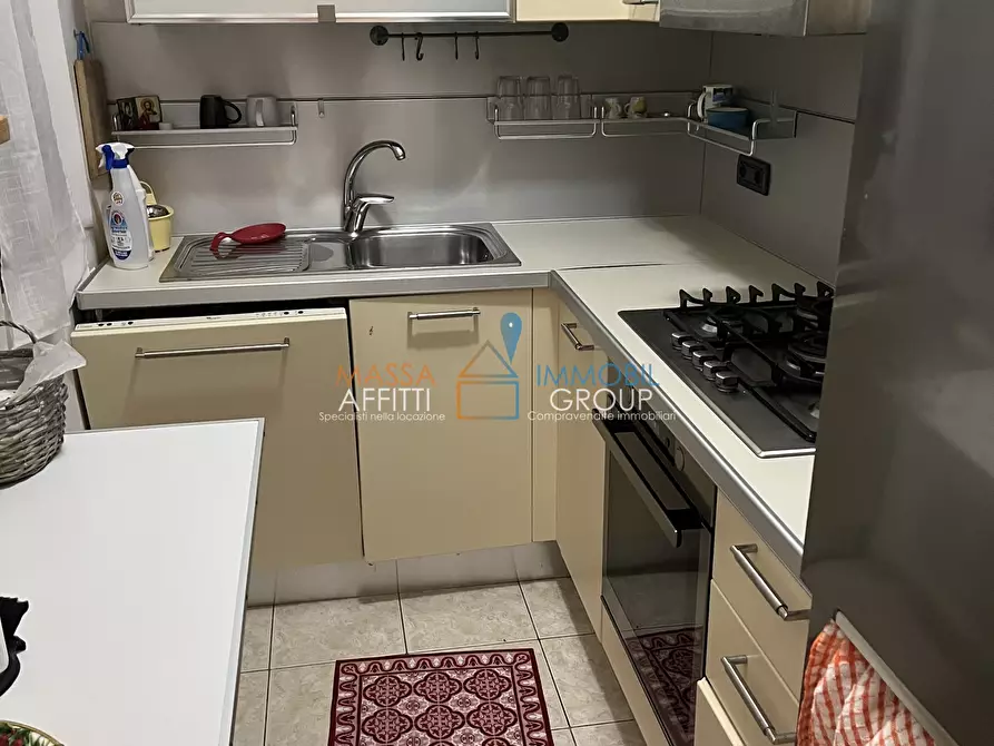 Immagine 6 di Trilocale in affitto  in Viale Roma 45 a Massa