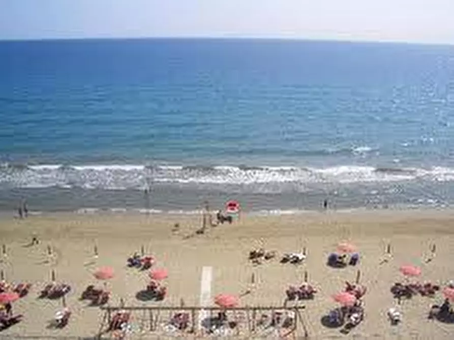 Immagine 4 di Magazzino in vendita  in Via Giuseppe Mazzini 48 a Alassio