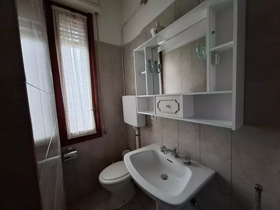 Immagine 21 di Quadrilocale in vendita  in Vico della Conceria 20 a Alassio