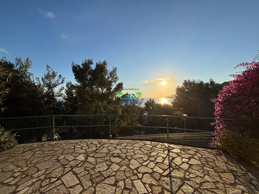 Immagine 24 di Villa in vendita  in via Trinacria 3 a Andora