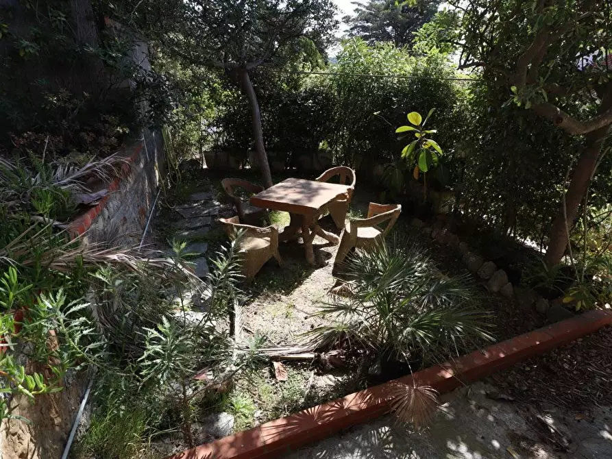 Immagine 19 di Villa in vendita  in viale olanda a Andora