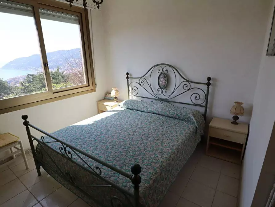 Immagine 11 di Villa in vendita  in viale olanda a Andora