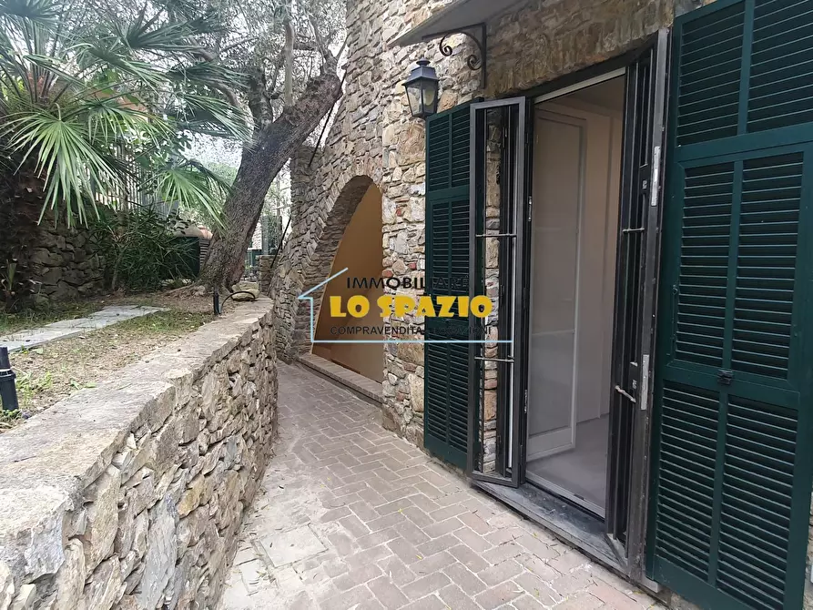 Immagine 32 di Villa in vendita  in via mezzacqua a Andora