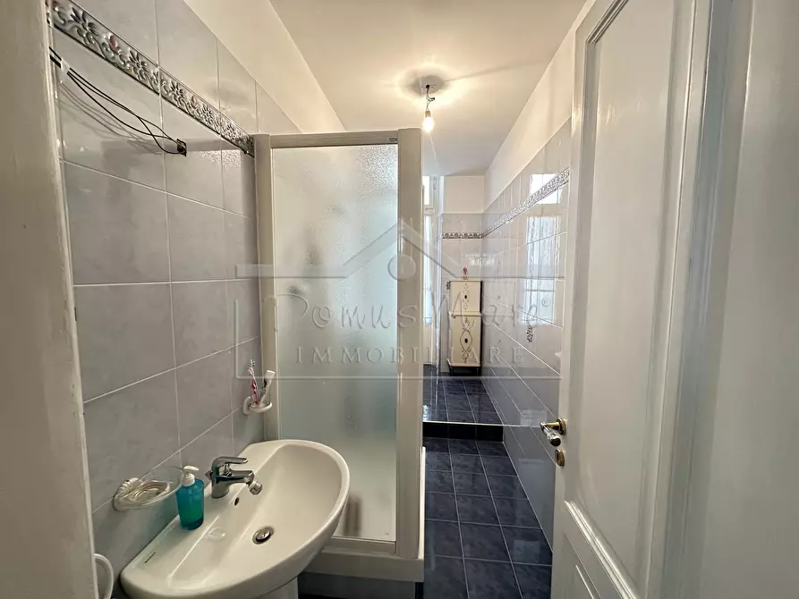 Immagine 2 di Pentalocale in vendita  in Piazza del Popolo 3 a Savona