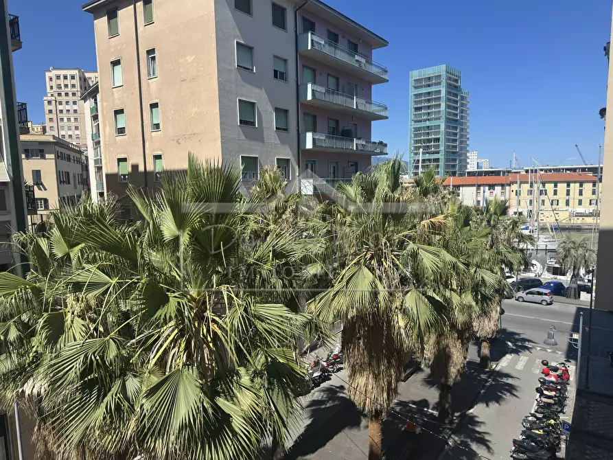 Immagine 4 di Pentalocale in vendita  in Via Orefici 3 a Savona